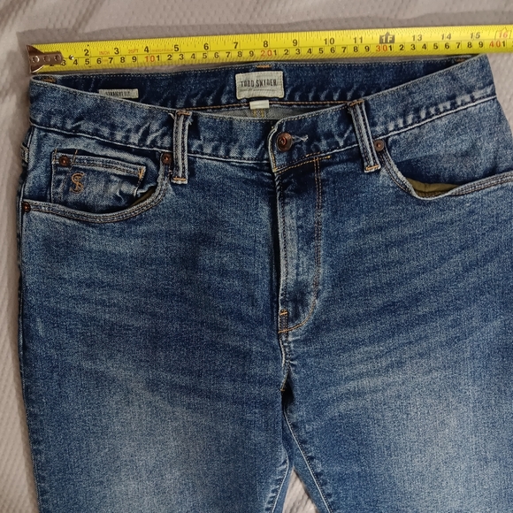 Sold - Picture 3 of 10